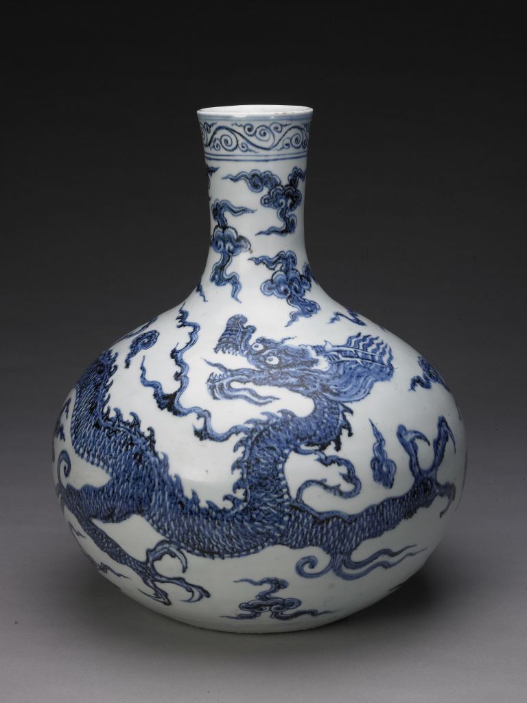 图片[1]-Blue and white skyball vase with dragon pattern-China Archive